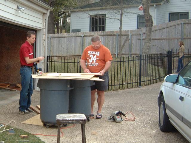 2003/12(Dec)/02-Christmas Eve/2003-12-24-01-Building-Packet-house.JPG
